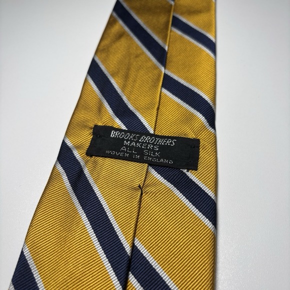 Brooks Brothers Striped Repp Tie Yellow Navy Silk Necktie Vintage - Picture 2 of 5